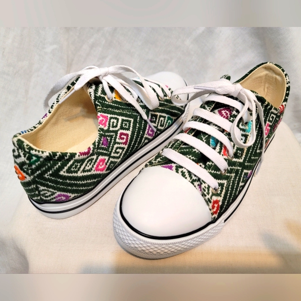 Eclectic Array Woven Aztec Artisan Sneaker Shoes Handmade in Mexico Womens Sz 8